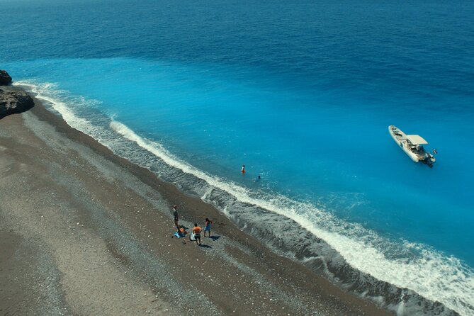 Private Boat Trip Sfakia - Domata (price per Group of 9) - Agios Pavlos and its Byzantine chapel