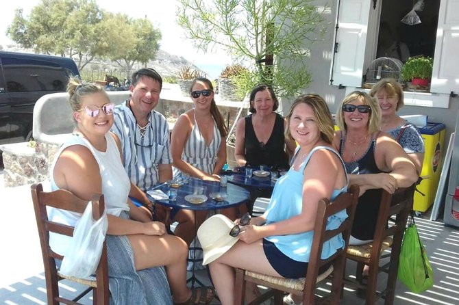 Private Classic Santorini Panorama: Visit the most popular destinations! - Why a private van works well on Santorini