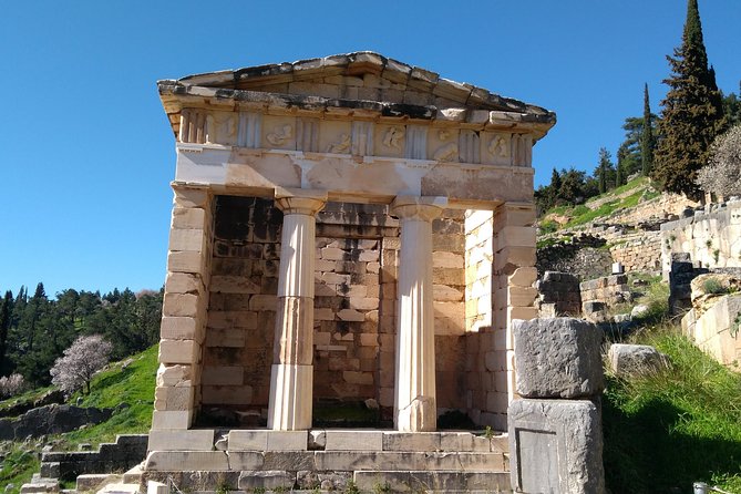 Private Delphi and Hosios Loukas Monastery - Great Lunch and Drinks Included - The 8:00 am Pickup and Long Drive West
