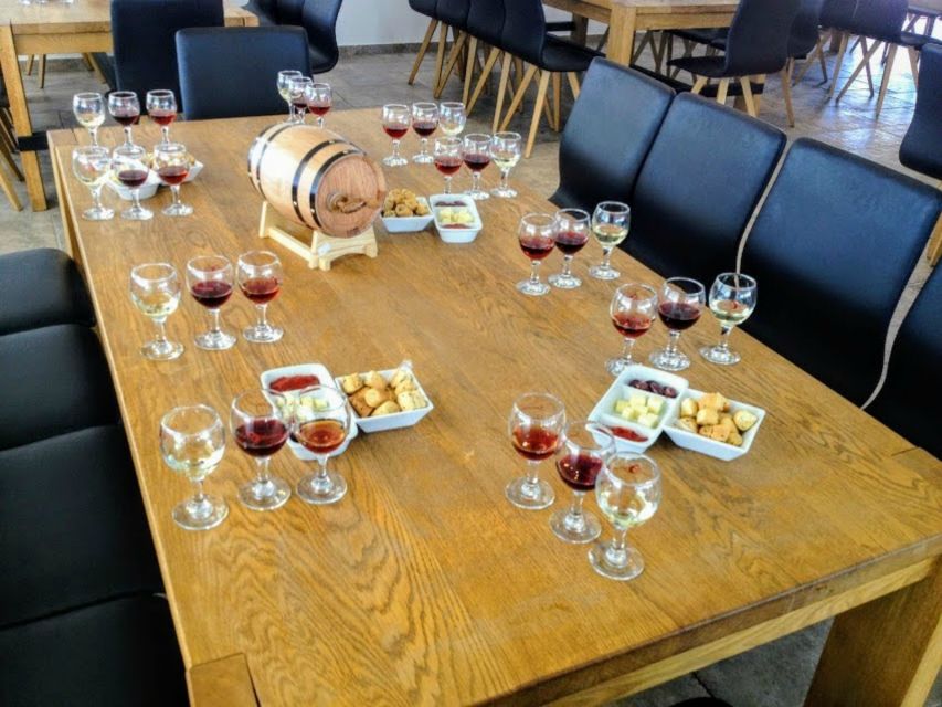 Private Group Visit to Akrotiri & 3 Wineries with Tastings - Booking details worth noting