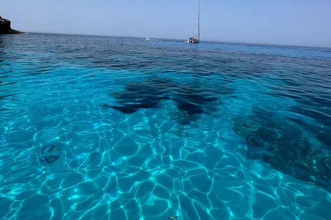 Private Skippered cruise from Corfu to Paxos/Antipaxos islands - Kaltsonisi offers a calmer hour