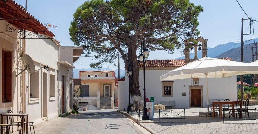 Private tasting of 6 cretan wines in Fres village - Why Fres makes the tasting worthwhile