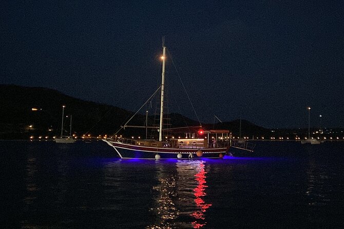 Queen Bee Sunset Cruise with Swim Stops and Dinner - Is $54.42 good value?