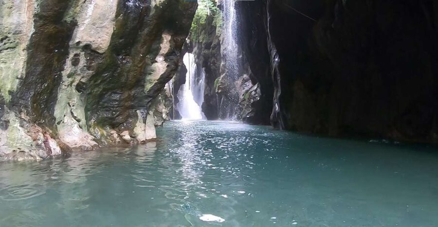 Rethymno: Canyoning Tour in the Kourtaliotiko Gorge - Entering Kourtaliotiko Gorge from Koxare