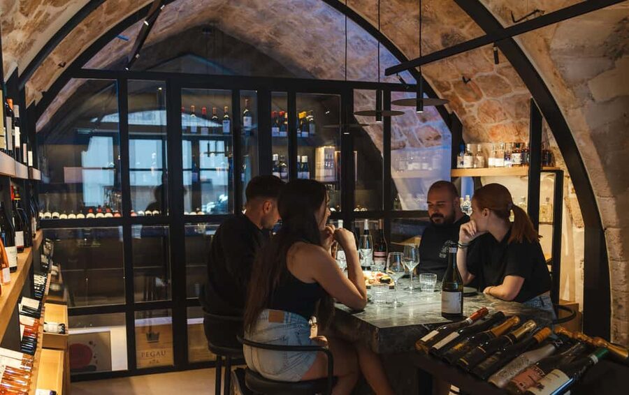 Rethymno: Cretan Wine Tasting Guided Tour with Local Food - Meeting Antigone, your Cretan wine guide