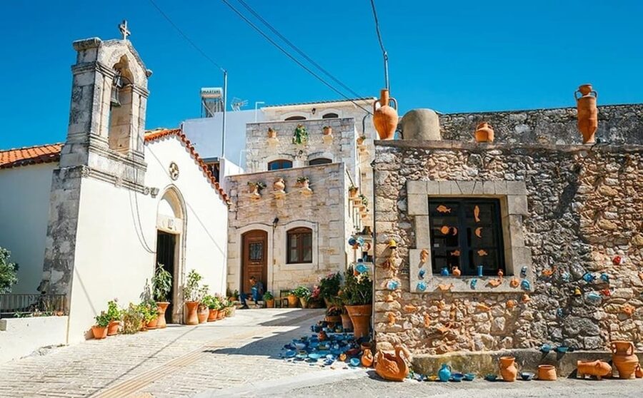 Rethymno: Melidoni Cave and Arkadi Monastery Half-Day Trip - Melidoni Cave, a short visit with a serious story