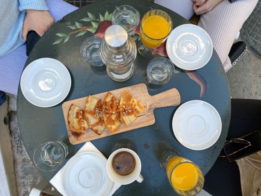 Rethymno: Old Town Walking Tour with Meal - Learning to taste honey, olive oil and raki