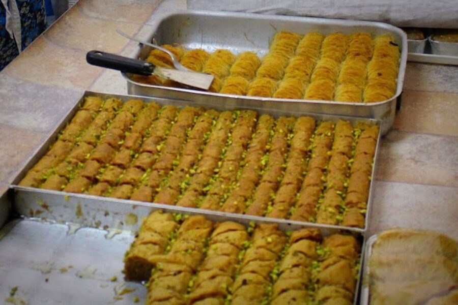 Rethymno: Old Town Walking Tour with Meal - Is $205 per person good value?