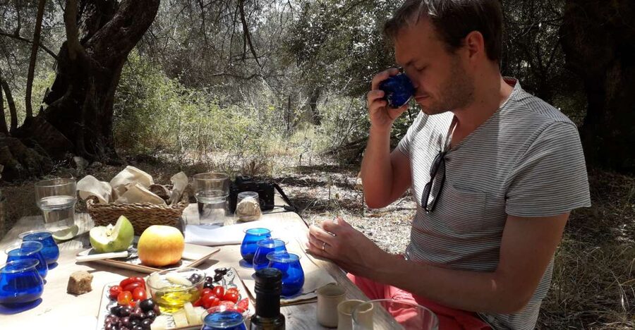 Rethymno: Olive Oil Tasting with Cretan Food Pairing - The setting, weather, and small practical details