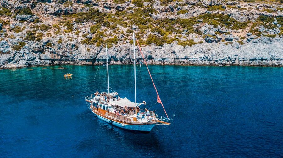Rhodes: Cruise with 3 Stops, Lunch and Unlimited Drinks - Kallithea Springs: clear water below the rocks