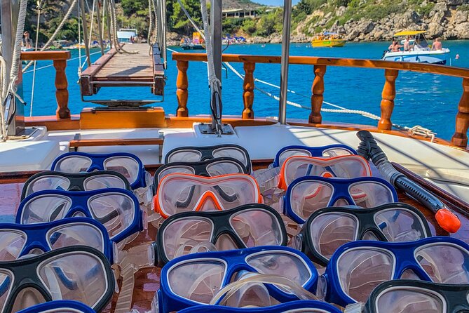 Rhodes Day Cruise (with lunch & unlimited drinks) 5,5 Hours - Comfort, facilities, and swimming access