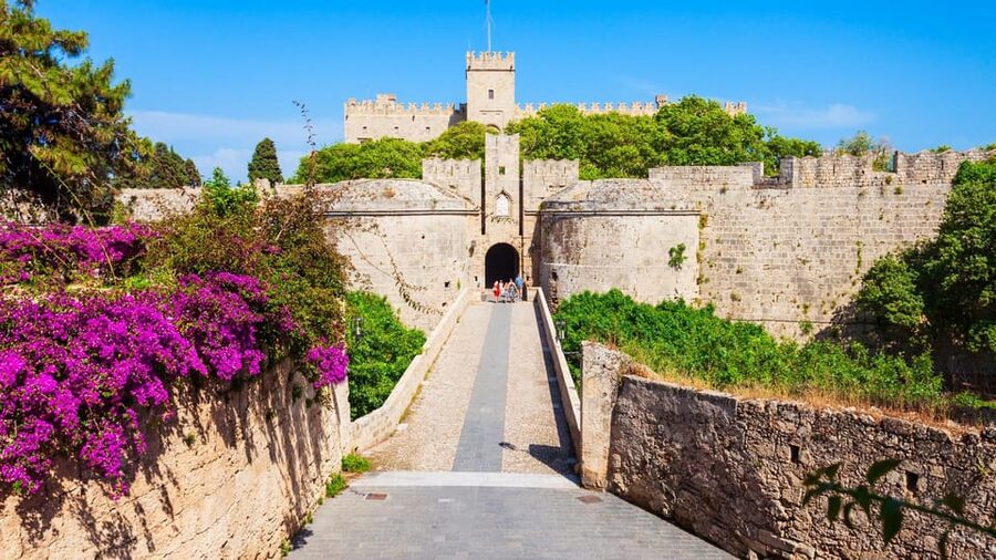 Rhodes: Free exploration of Rhodes City Transfer. - Finding the Colossus connection