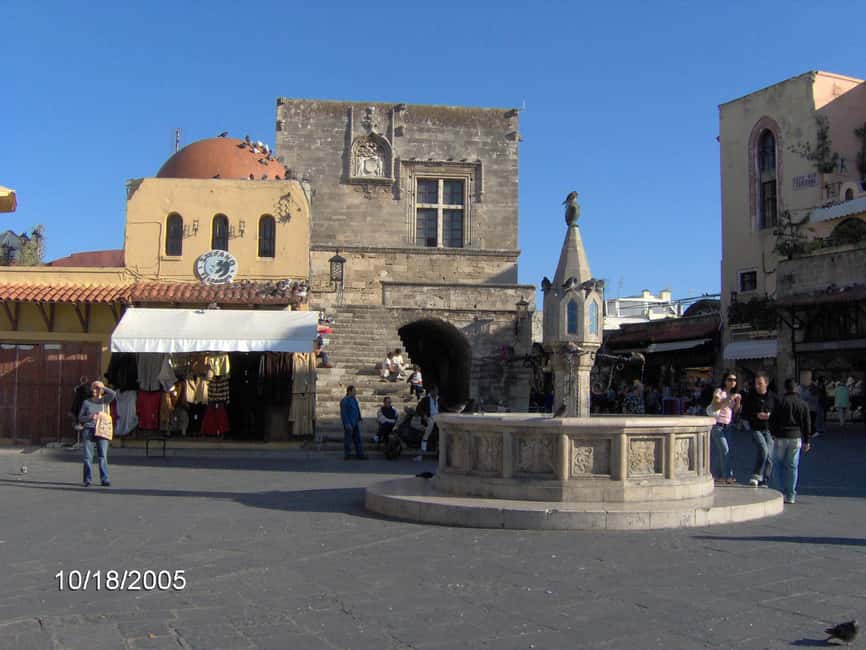 Rhodes Town: Private Walking Tour with a Licensed Guide - What the guide adds to the experience