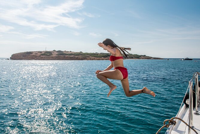 Sail the Athenian Coastline on a Catamaran with Meal & Wine - Hydroussa: your first long swim stop