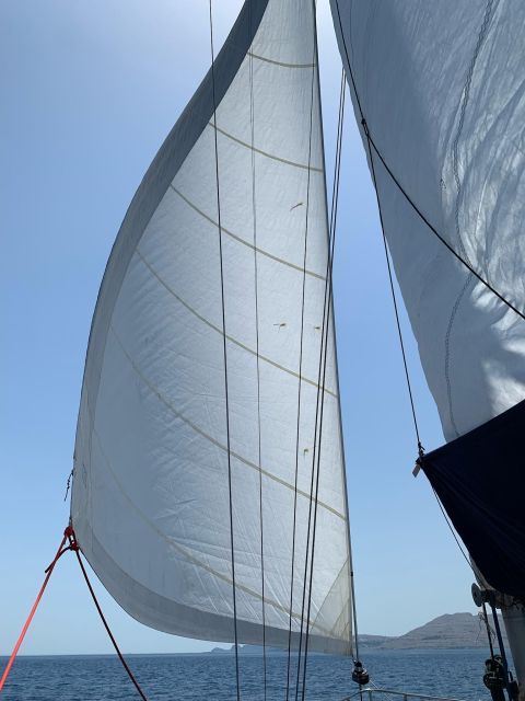 Sailing tour around Lindos with food and drinks - Who will enjoy this most