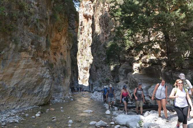Samaria Gorge Hike - The guide’s role and group size
