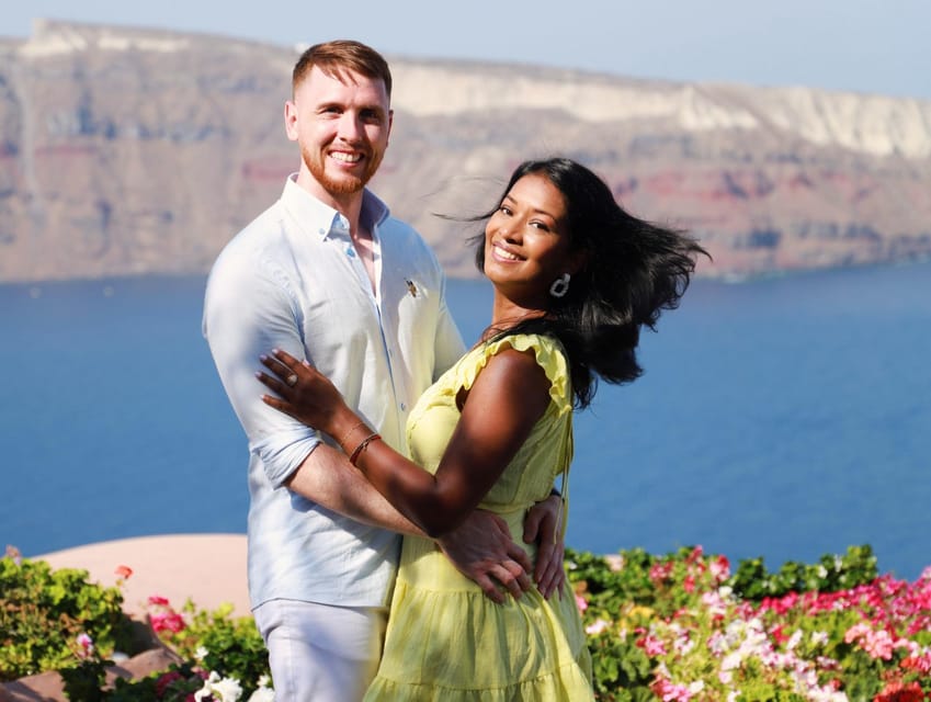 Santorini: 40-Minute Oia Photoshoot - What You May Receive After the Shoot