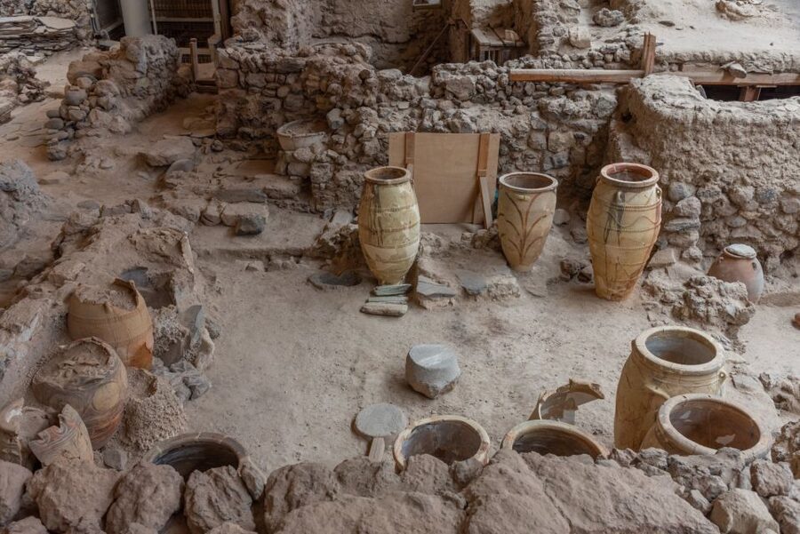 Santorini: Akrotiri Entry Ticket and Audio Guide - How the visit compares with Pompeii