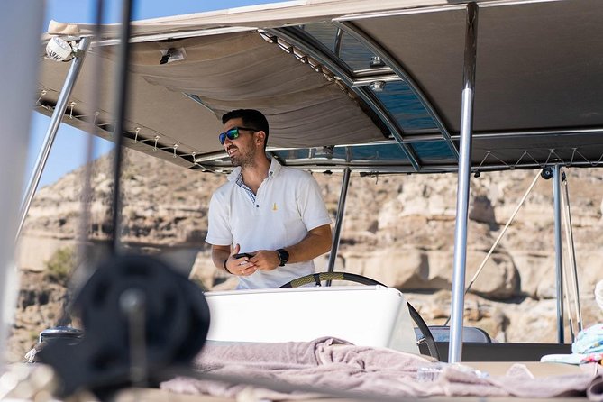 Santorini All-inclusive Catamaran Cruise with Thirassia Stop - Morning or sunset: choose the right version