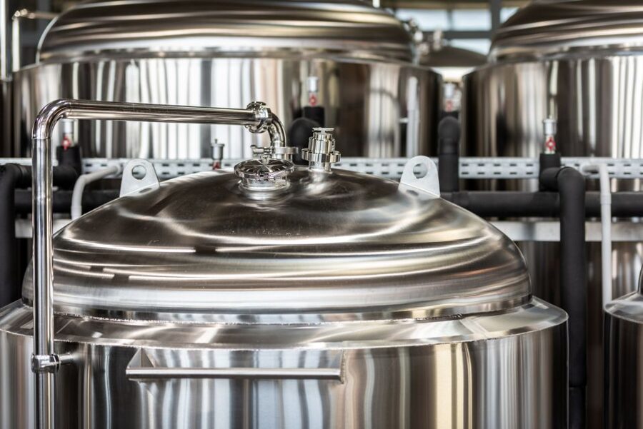 Santorini: Brewery Tour with Beer Tasting & Optional Meal - Beer and bite pairings that make the tasting work