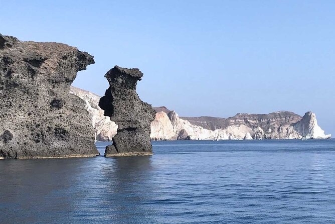 Santorini Catamaran Cruise with Greek Meal, Open-Bar and Sunset - Food, drinks, and what lunch is really like