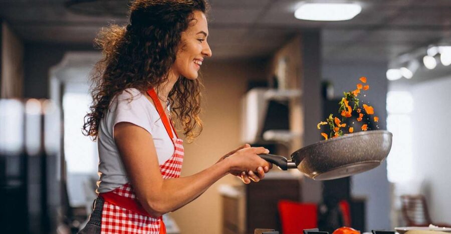 Santorini: Cooking Class with a Chef at the Ftelos Brewery - Cooking Cycladic food at Ftelos Brewery