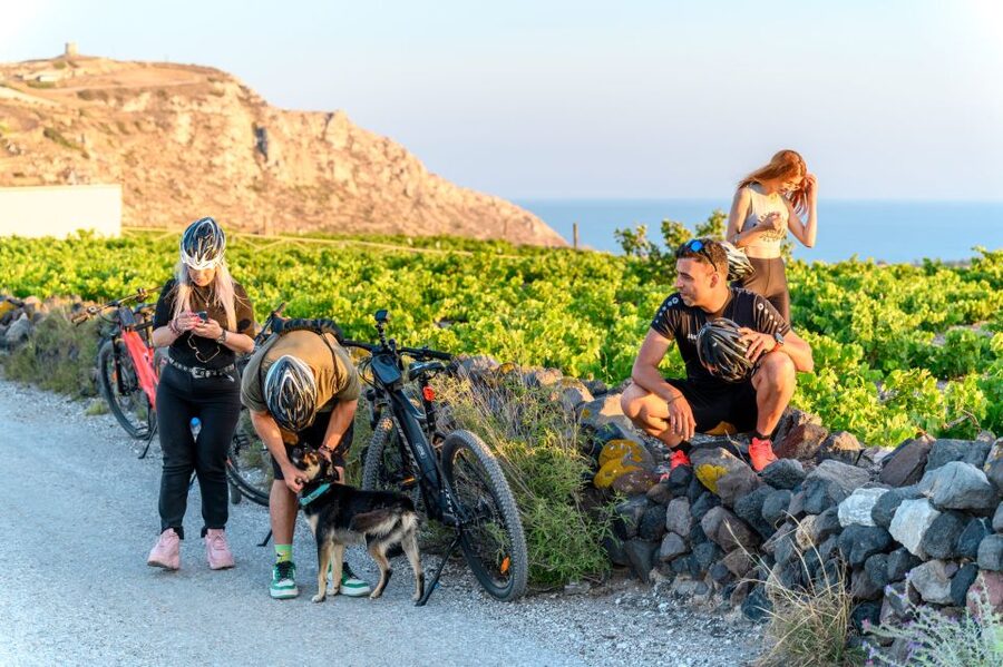 Santorini e-bike guided tours - What the guide adds to the ride