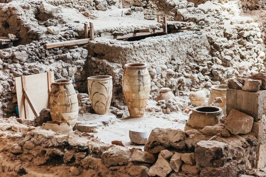 Santorini: Experience Akrotiri with a Licensed Tour Guide - Paved streets, squares, and a Bronze Age city plan