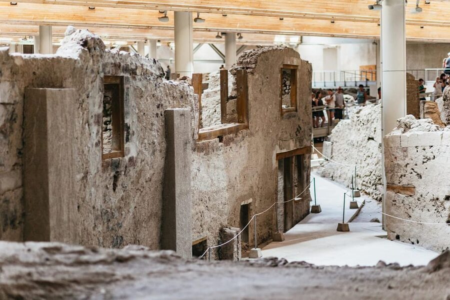 Santorini: Experience Akrotiri with a Licensed Tour Guide - Wall paintings and the images you cannot see on the walls