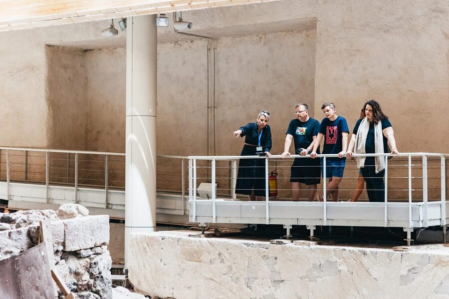 Santorini: Experience Akrotiri with a Licensed Tour Guide - Atlantis, Minoan assumptions, and what the guide clarifies
