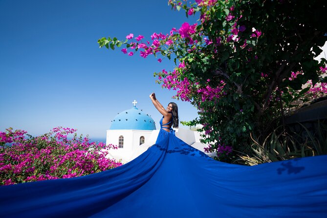 Santorini: Flying Dress Photoshoot - The one-hour session on Santorini’s cliffs