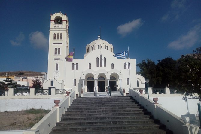 Santorini Highlights and Venetian Castles Small-Group Day Tour - Emporio shows Santorini’s best-preserved Venetian castle