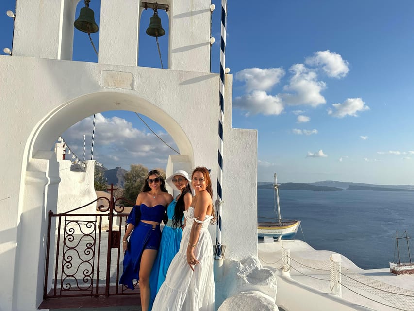 Santorini Iconic Villages Tour: Oia, Imerovigli, Firostefani - What the guide adds to the views