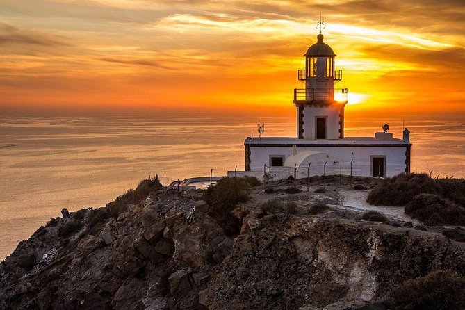 Santorini Island Private Custom Tour in Half or Full Day - Oia, sunset, and managing the crowds
