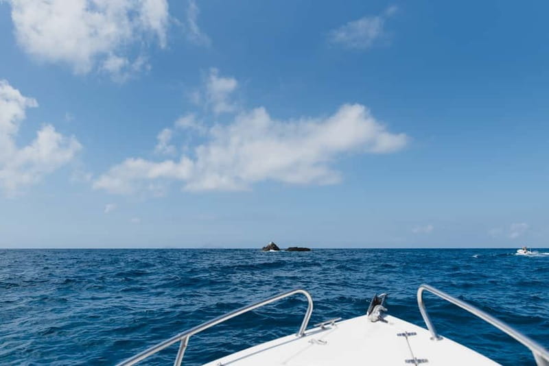 Santorini: License-Free Boat Rental with Ice, Water, & Fruit - Timing, cancellation, and the return to shore