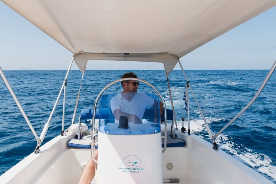 Santorini: License-Free Boat Rental with Ice, Water, & Fruit - What the private boat feels like in practice