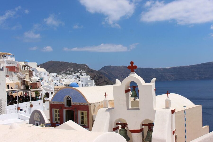 Santorini: Mesa Gonia, Pyrgos and Oia Tour - The August change near Imerovigli