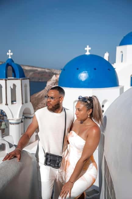 Santorini: Oia Private Couple Photoshoot with 35 Photos - Why a Santorini photoshoot can be worth the money