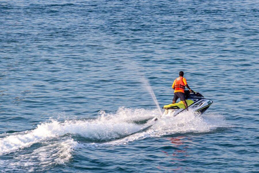 Santorini: Perivolos Beach Jet Ski Rental - What the 20-Minute Session Feels Like