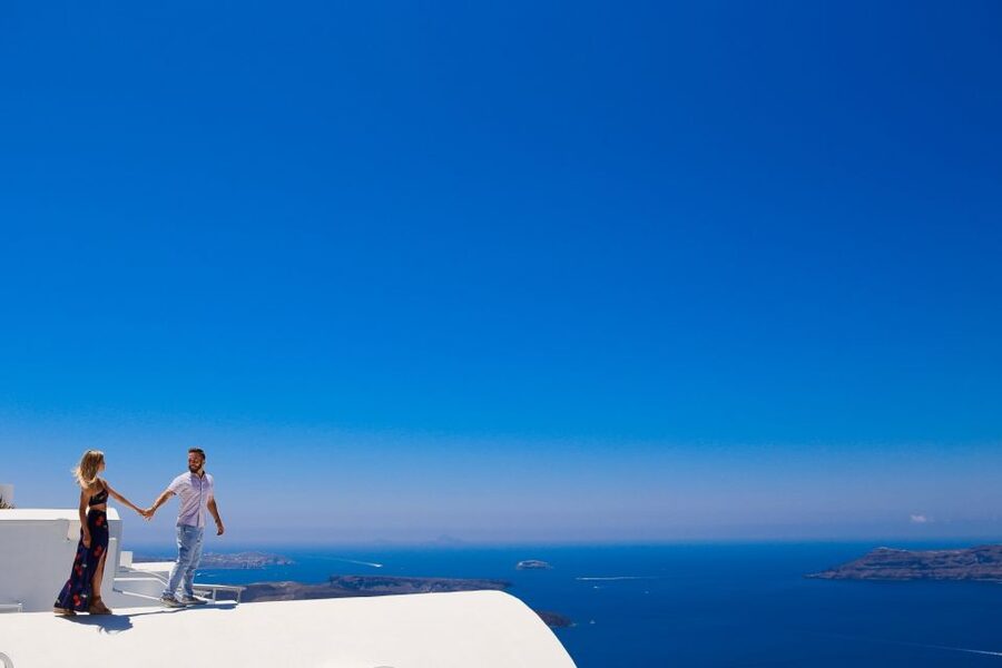Santorini: Photo Shoot with a Private Vacation Photographer - What you receive after the shoot
