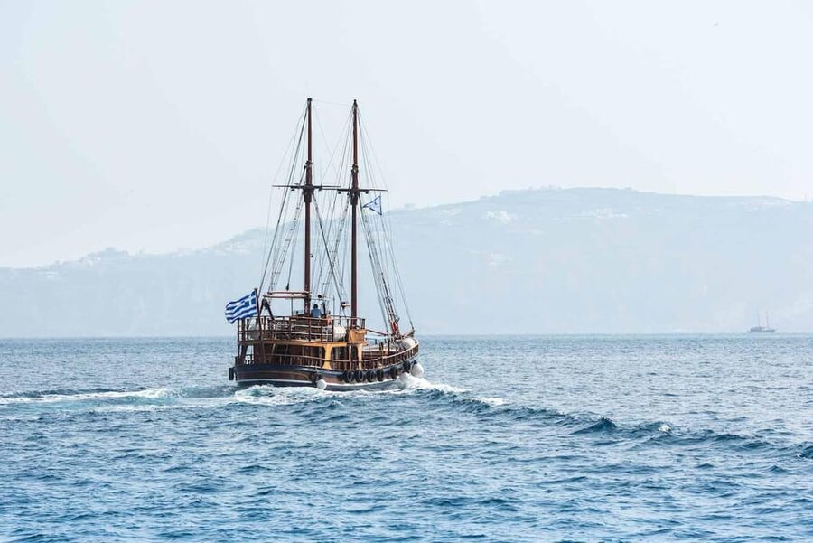 Santorini Port: 3 Hour Cruise to Volcano and Hot Springs - Why this caldera cruise is worth your morning