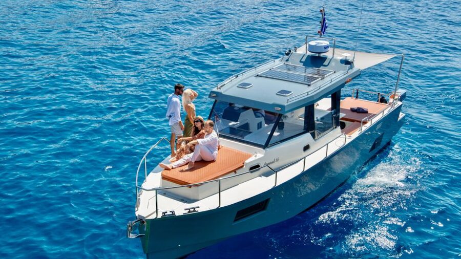 Santorini: Private Diamond 36 Motor Yacht Caldera Cruise - Starting at Ammoudi Bay beneath Oia