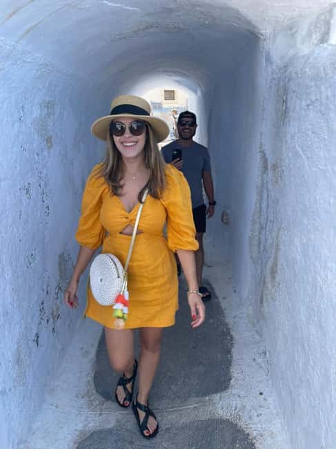 Santorini : Private Guided Highlights Tour - Starting in Fira and moving to Firostefani