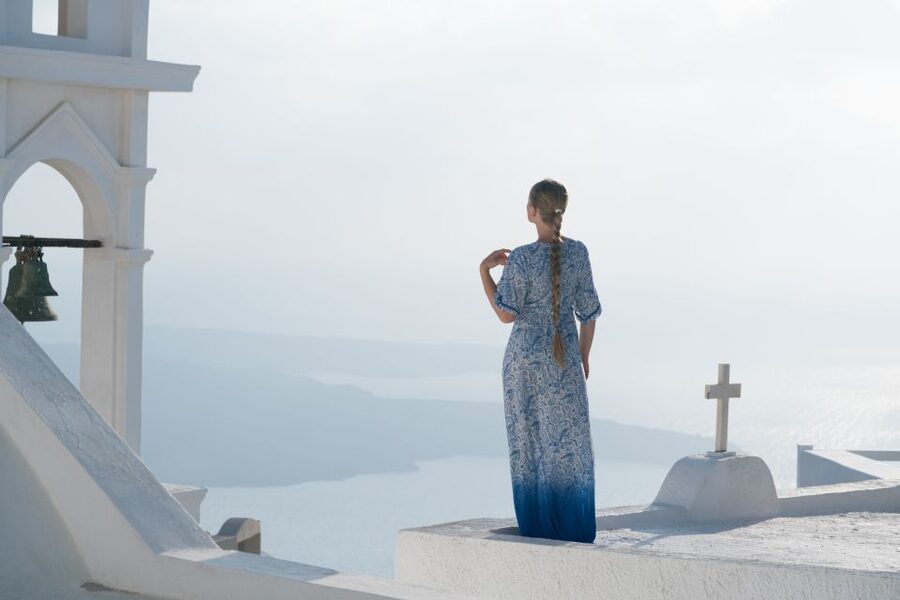 Santorini: Private Photo Shoot in Fira or Imerovigli - Who should book this experience?