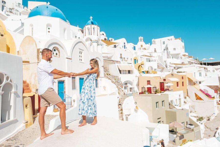 Santorini Private Photoshoot - Who should book this Santorini session