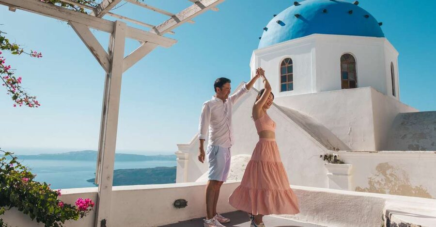 Santorini Private Photoshoot - Walking from Oia’s marble lanes to the Castle