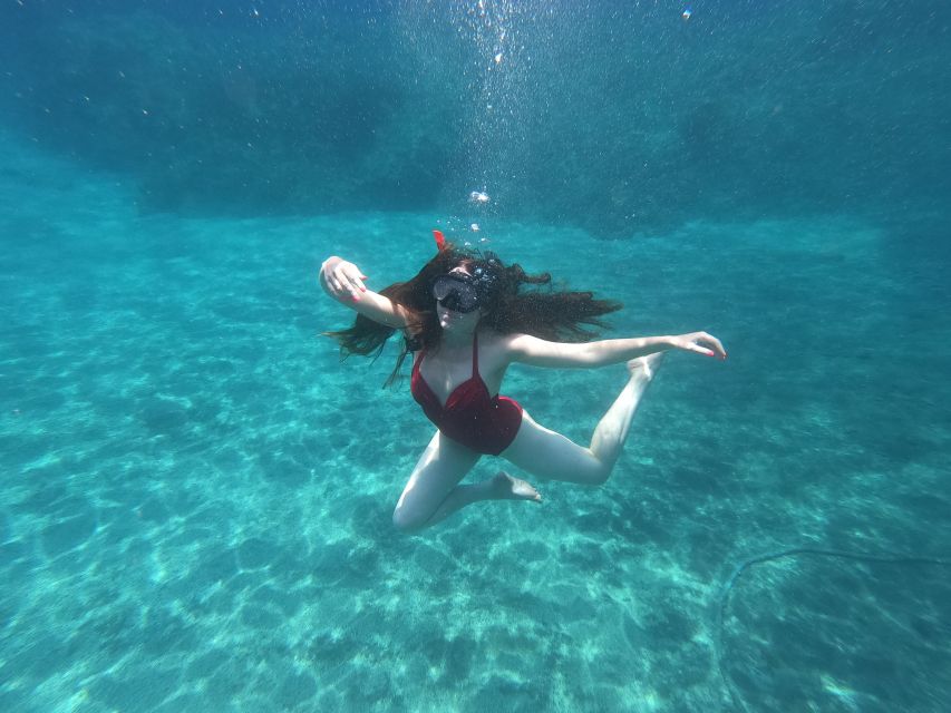 Santorini: Sea Caves Kayak Trip with Snorkeling and Picnic - Why the south coast is the right place to kayak