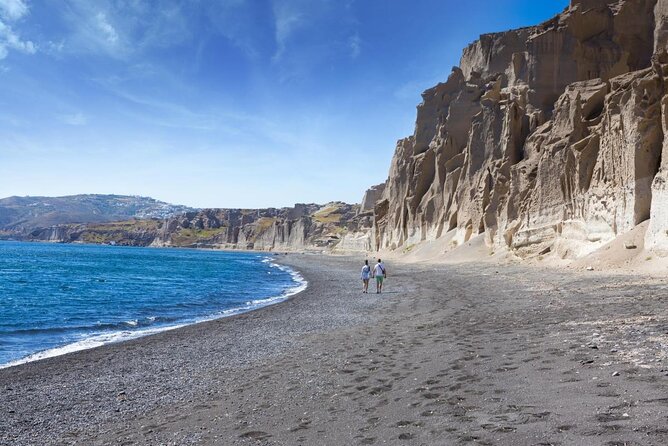 Santorini Sea Kayak - South Discovery, Small Group incl. Sea Caves and picnic - Key things to know before you book