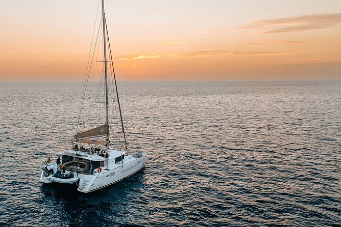 Santorini Sunset Sailing Cruise: Dinner, BBQ, Open Bar, Transfers - The return to Vlychada at sunset