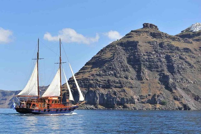 Santorini Volcanic Islands Cruise: Volcano, Hot Springs and Thirassia - Who will enjoy this cruise most
